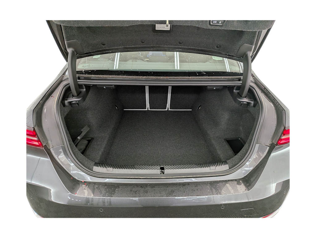 Thumbnail: 2024 BMW 5 Series - 18