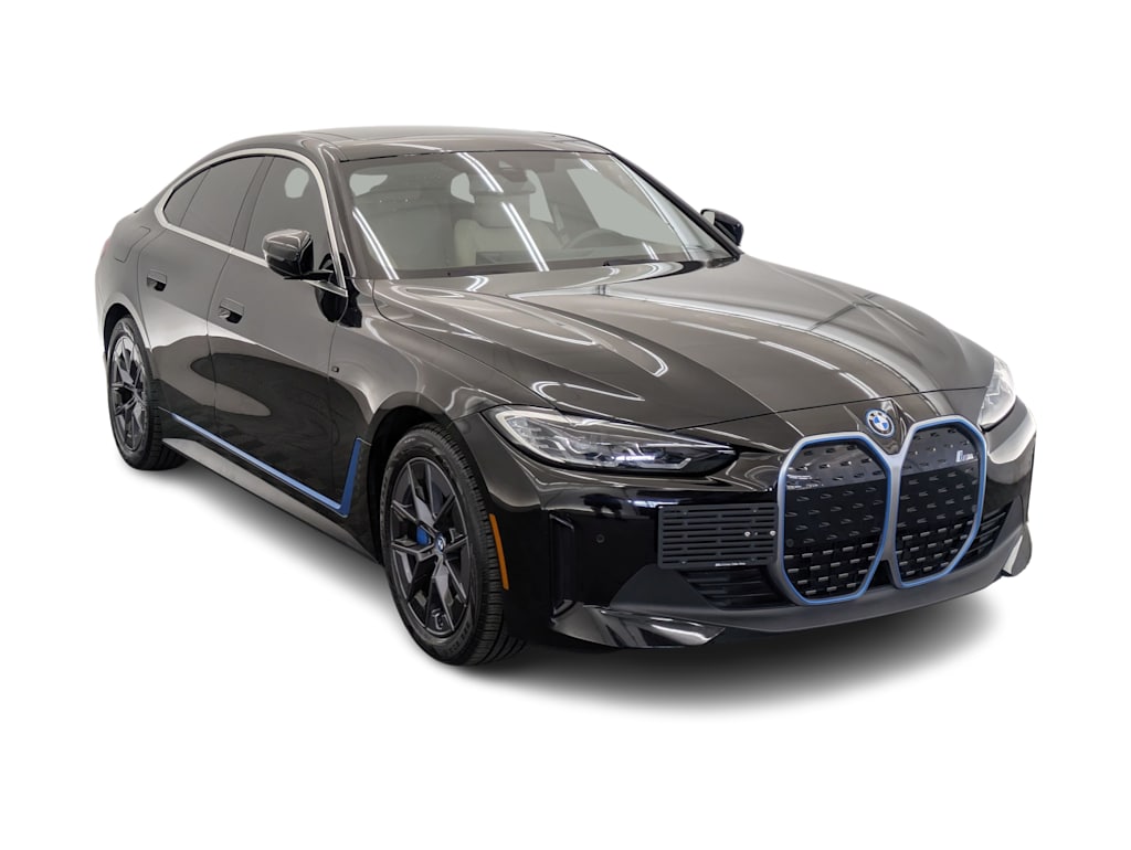 Thumbnail: 2022 BMW i4 - 21