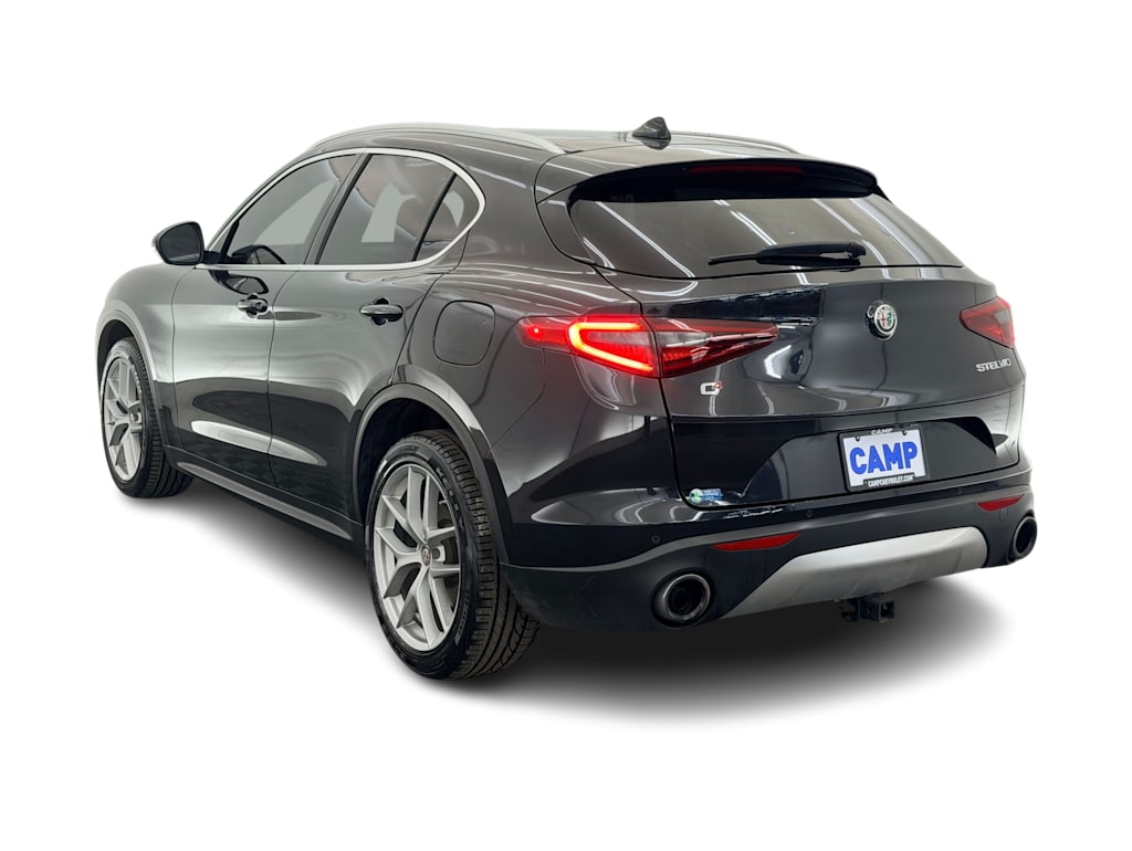 Thumbnail: 2018 Alfa Romeo Stelvio - 4