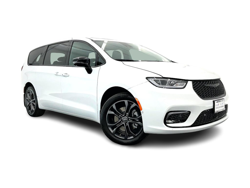 Thumbnail: 2026 Chrysler Pacifica - 22