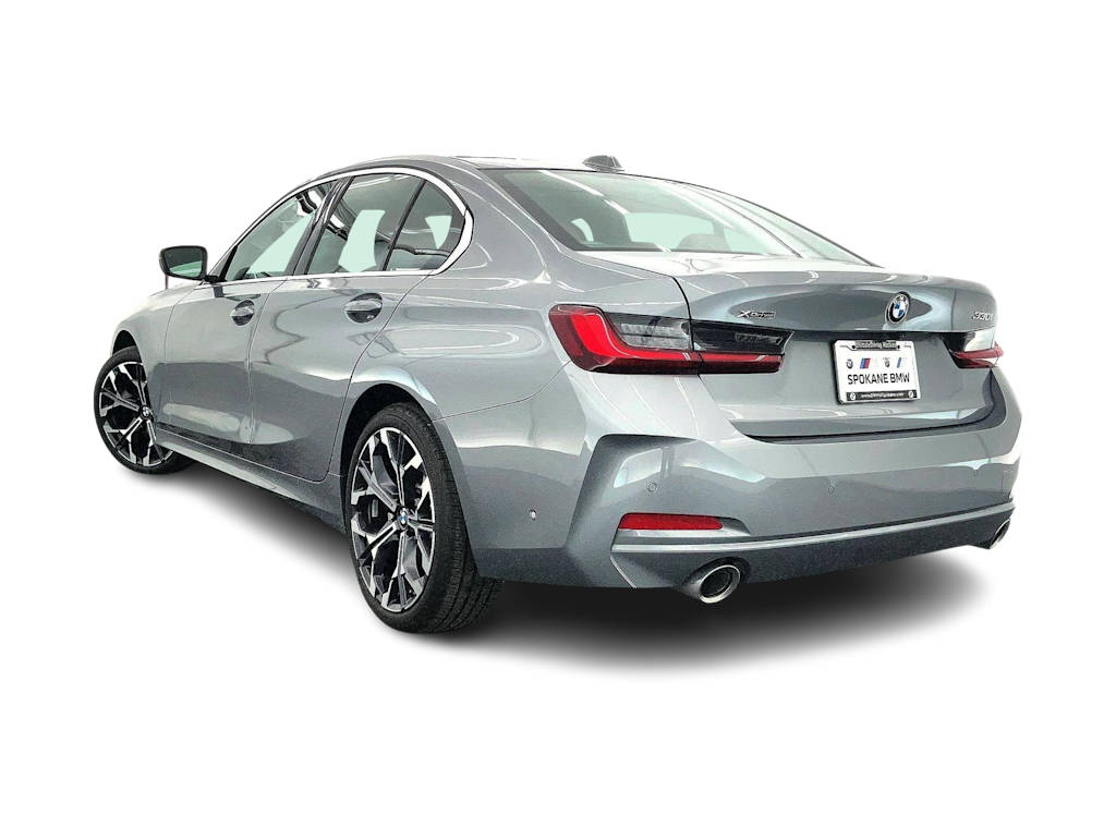Thumbnail: 2025 BMW 3 Series - 4