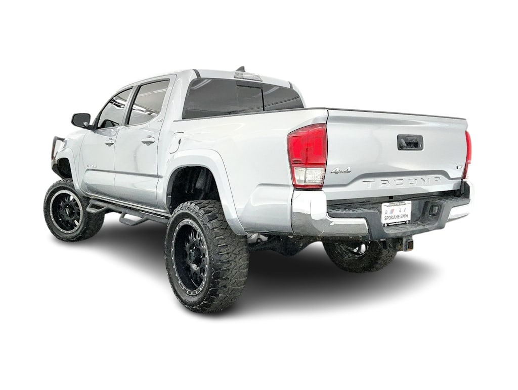 Thumbnail: 2019 Toyota Tacoma - 4