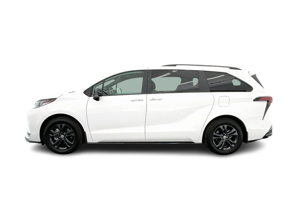 Thumbnail: 2025 Toyota Sienna - 3