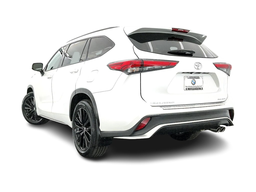 Thumbnail: 2023 Toyota Highlander - 4