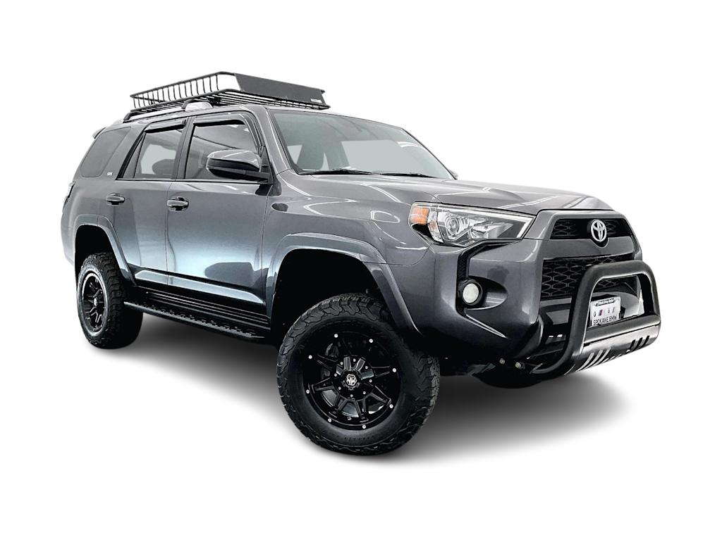 Thumbnail: 2017 Toyota 4Runner - 21