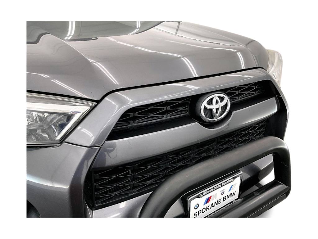 Thumbnail: 2017 Toyota 4Runner - 32