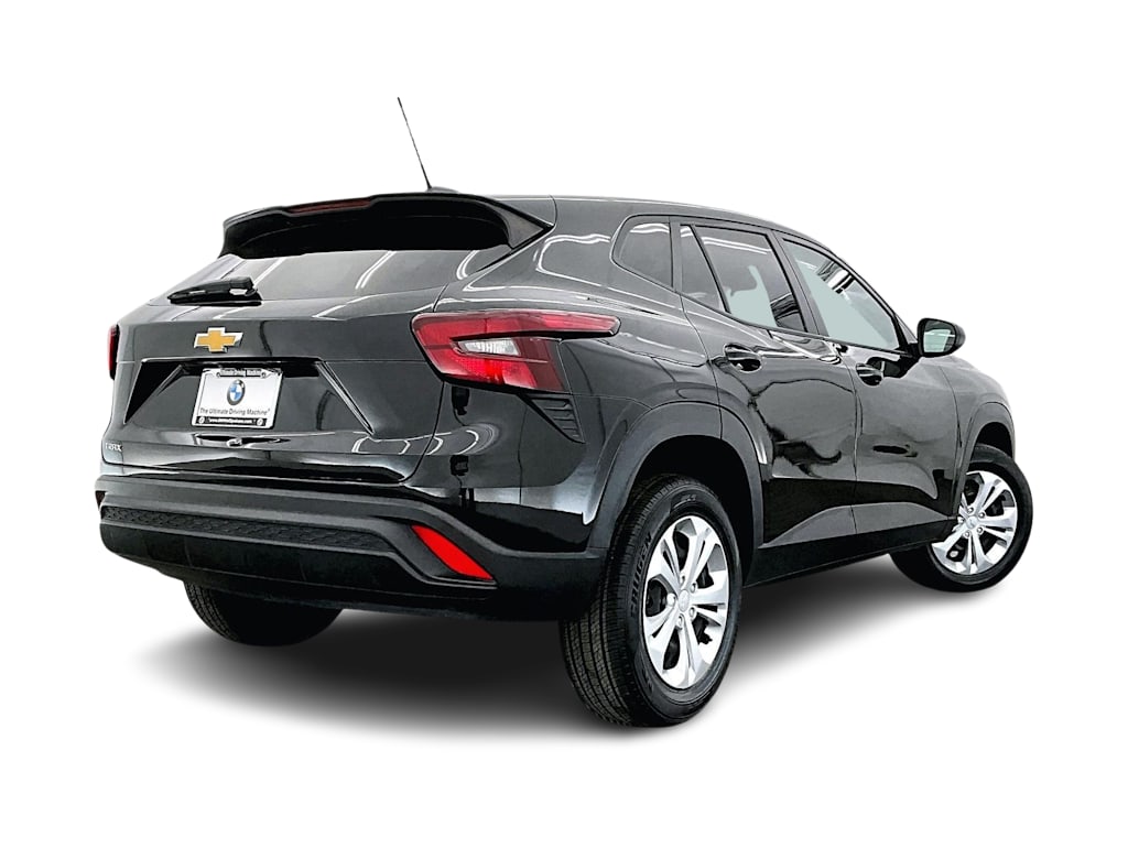 Thumbnail: 2024 Chevrolet Trax - 23