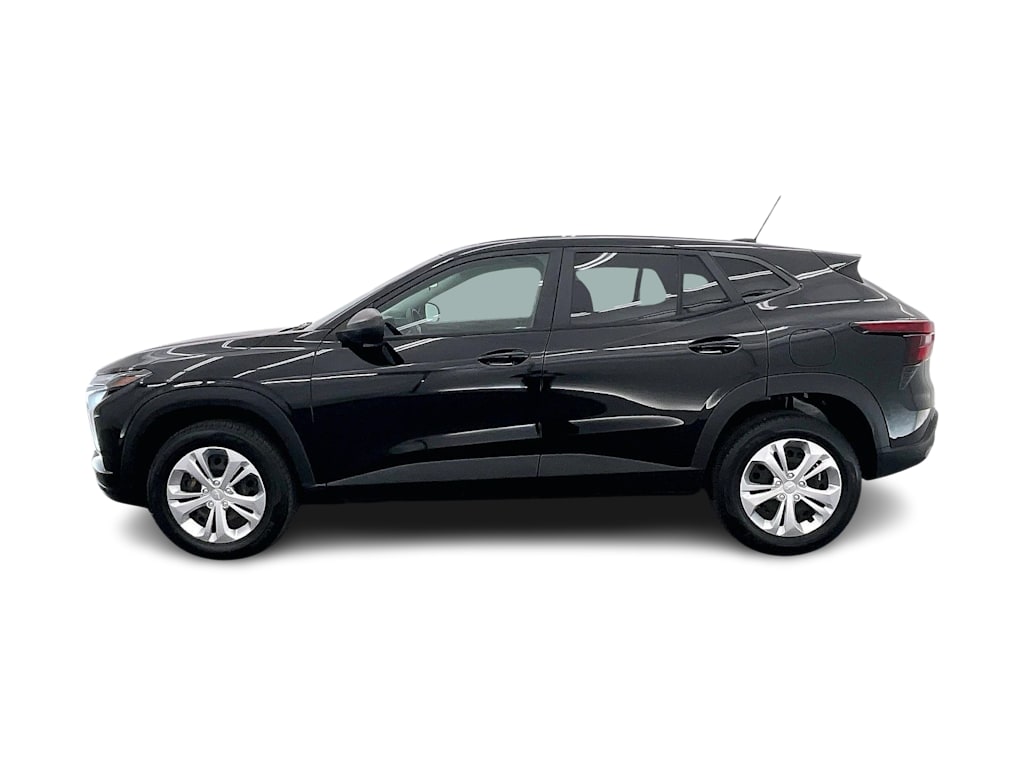 Thumbnail: 2024 Chevrolet Trax - 3