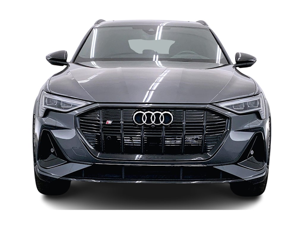Thumbnail: 2022 Audi e-tron S - 6