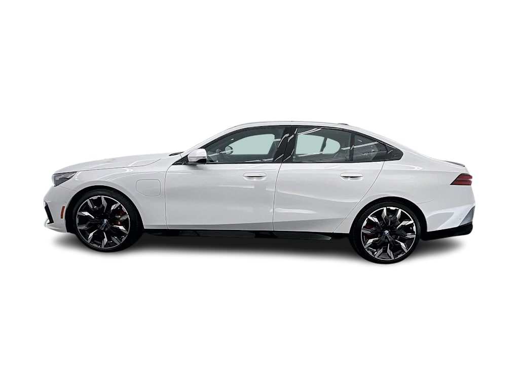 Thumbnail: 2025 BMW 5 Series - 3