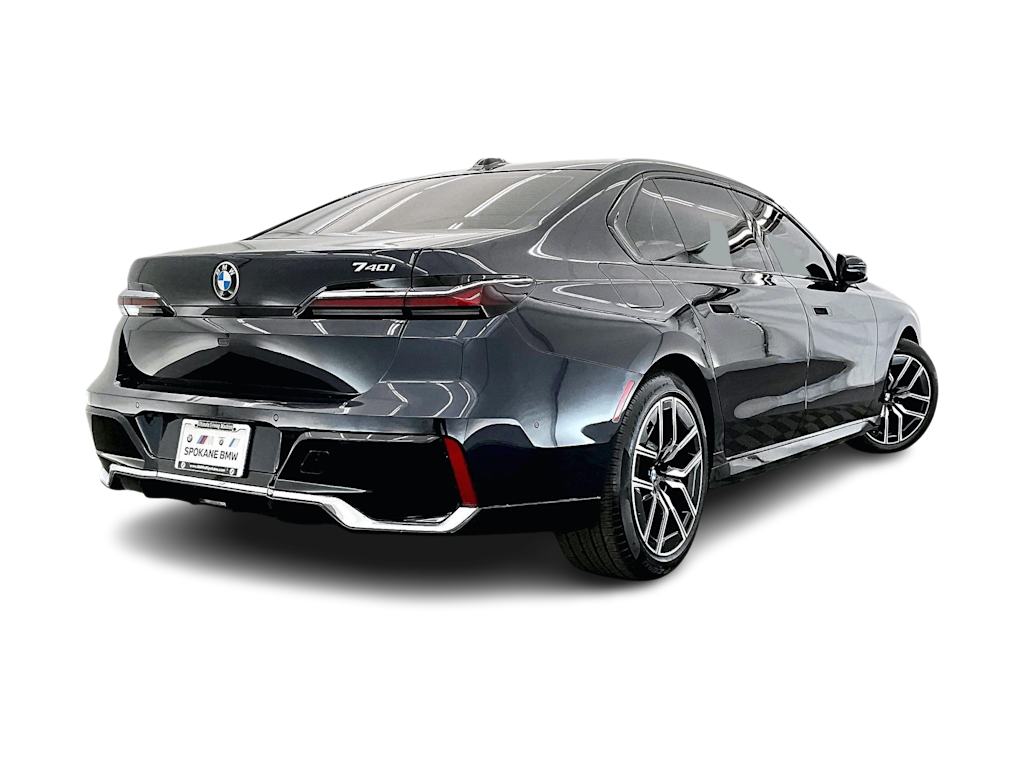 Thumbnail: 2023 BMW 7 Series - 23