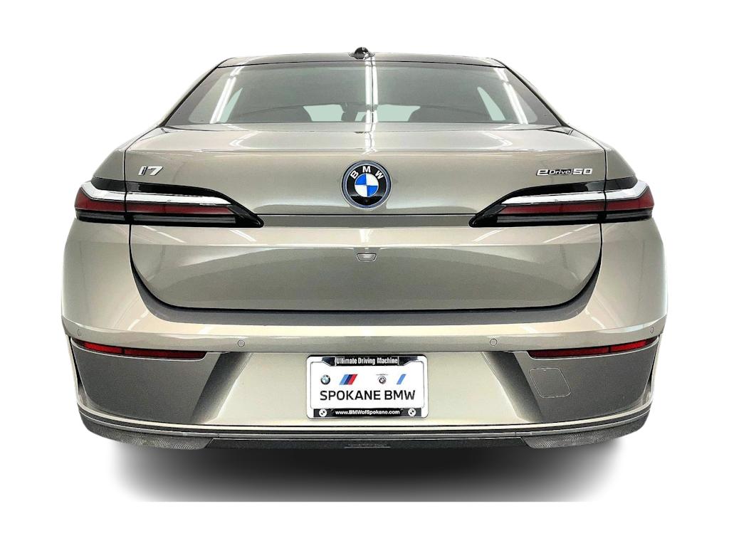 Thumbnail: 2026 BMW i7 - 5