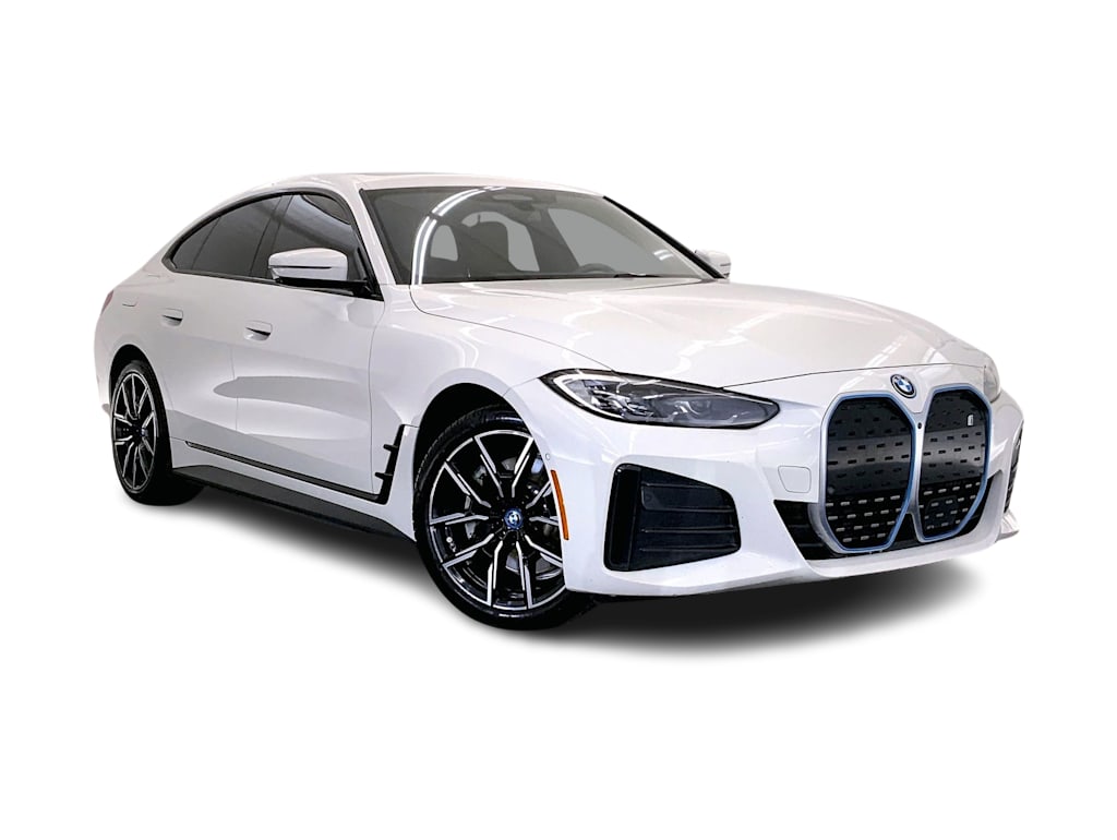 Thumbnail: 2022 BMW i4 - 22