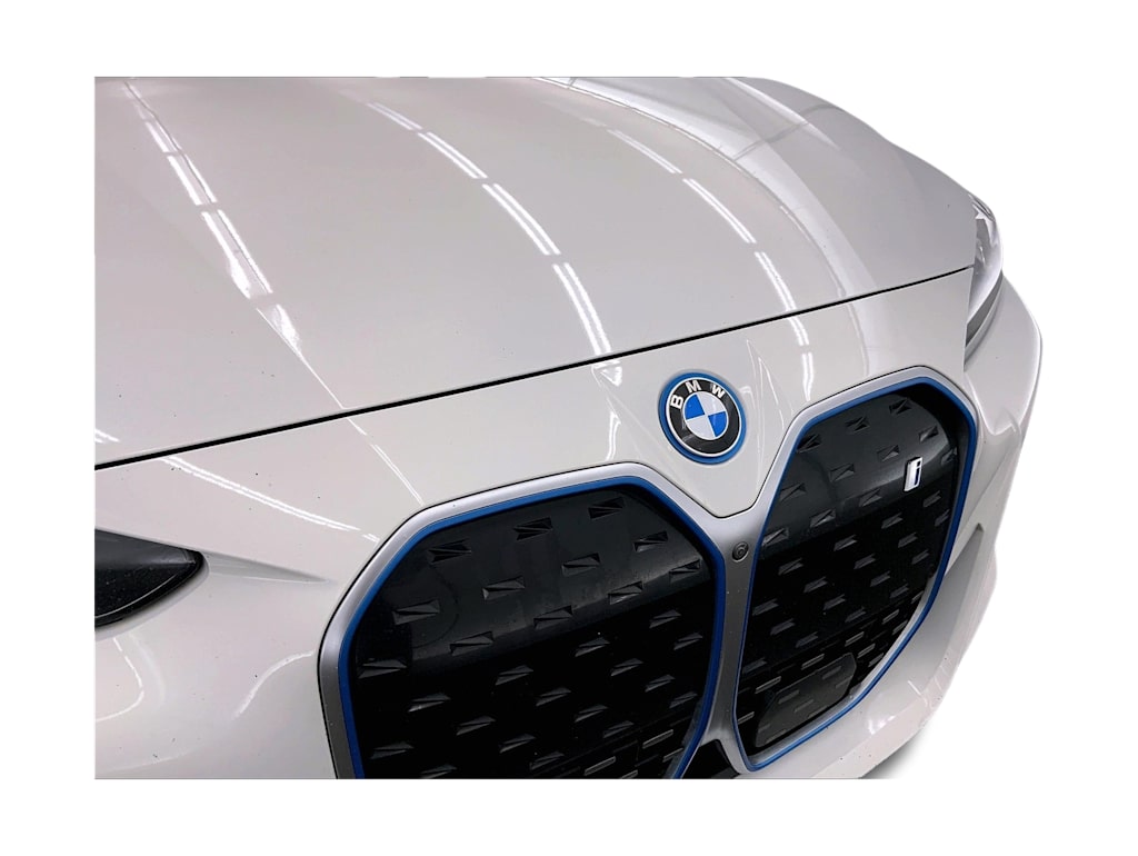 Thumbnail: 2022 BMW i4 - 33
