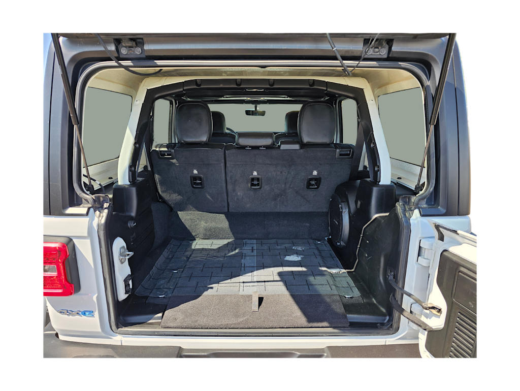 2023 Jeep Wrangler Unlimited Sahara 4xe 18