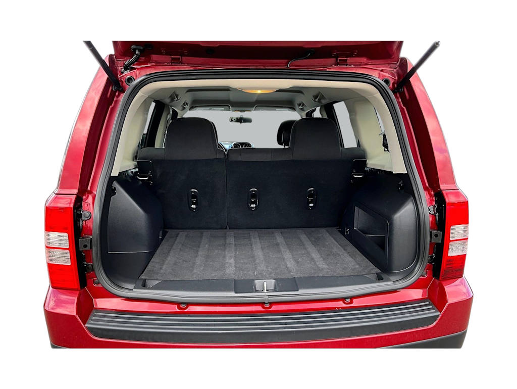 Thumbnail: 2015 Jeep Patriot - 17