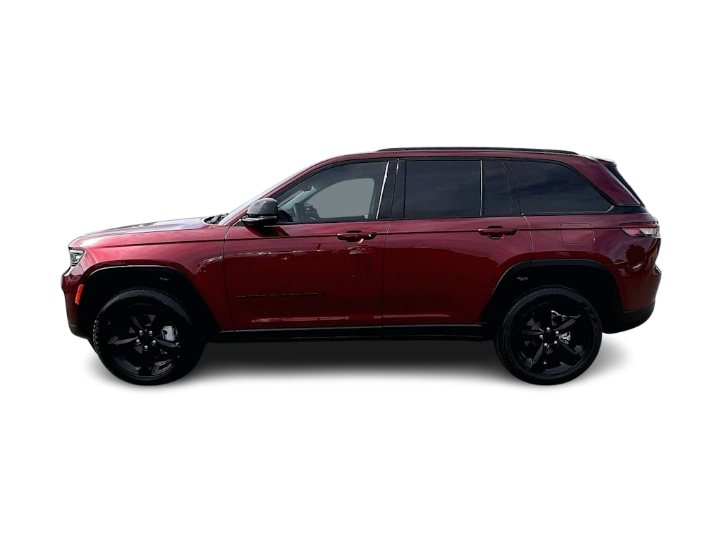 Thumbnail: 2023 Jeep Grand Cherokee - 3