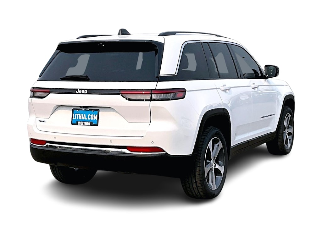 Thumbnail: 2022 Jeep Grand Cherokee - 24