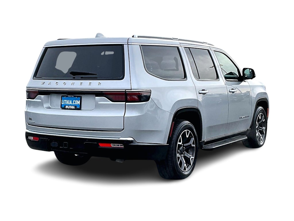Thumbnail: 2023 Jeep Wagoneer - 22