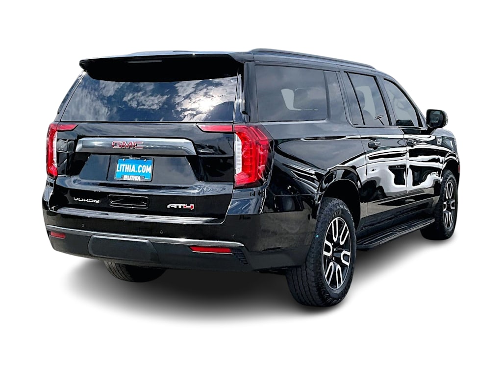 Thumbnail: 2023 GMC Yukon XL - 21