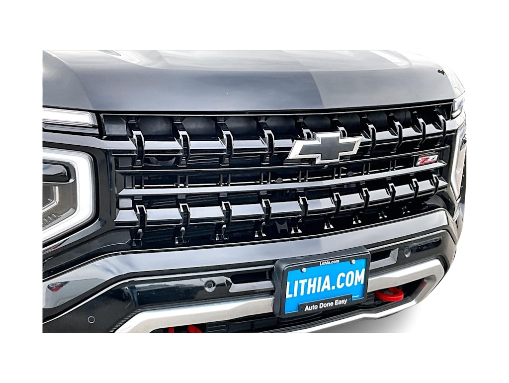 Thumbnail: 2025 Chevrolet Suburban - 32