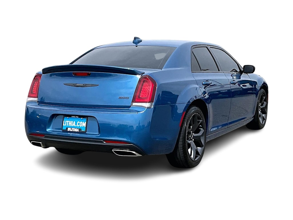 Thumbnail: 2023 Chrysler 300 - 24