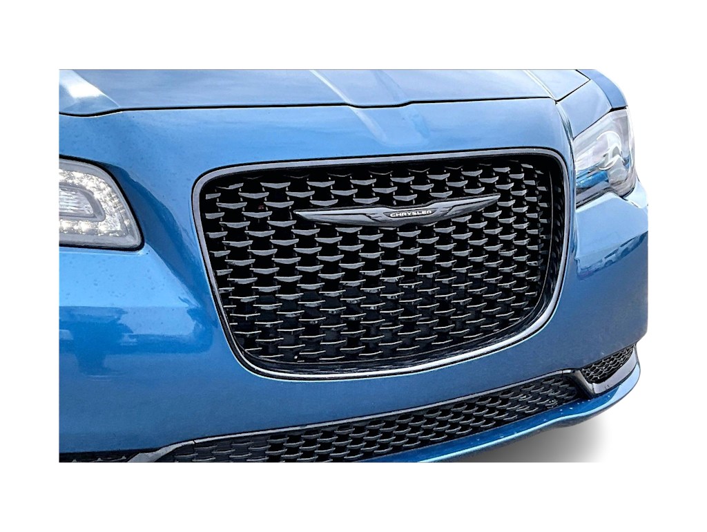 Thumbnail: 2023 Chrysler 300 - 33