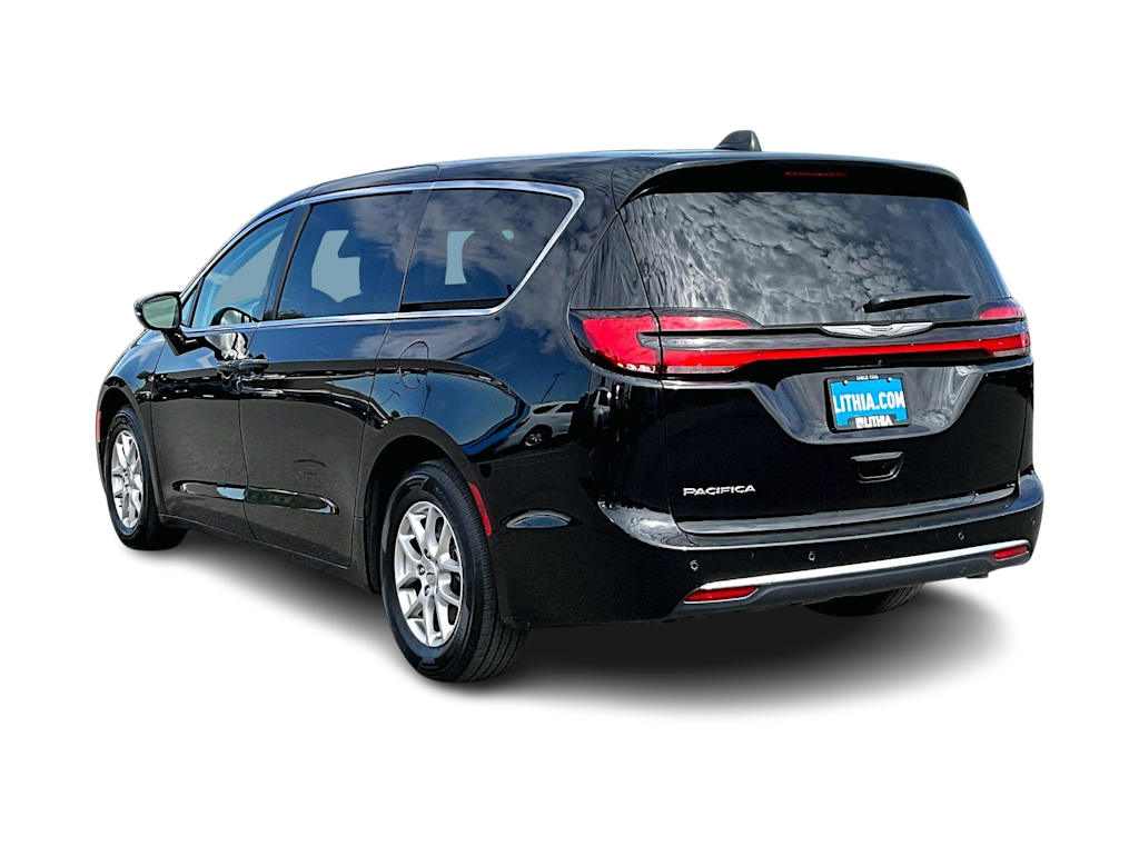 Thumbnail: 2024 Chrysler Pacifica - 3