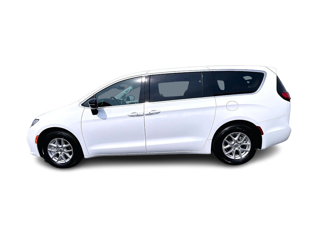 Thumbnail: 2024 Chrysler Pacifica - 3