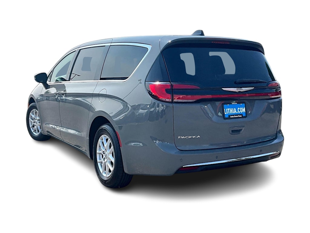 Thumbnail: 2023 Chrysler Pacifica - 4