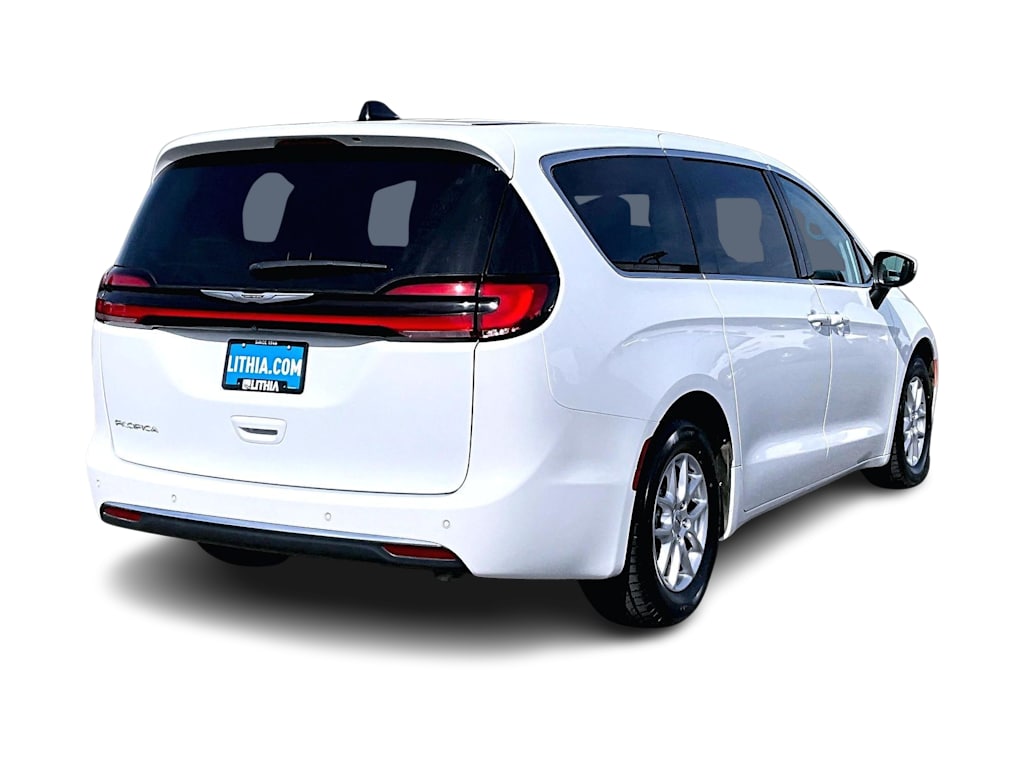 Thumbnail: 2023 Chrysler Pacifica - 23