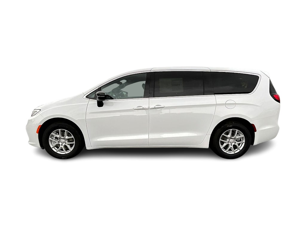 Thumbnail: 2026 Chrysler Pacifica - 3