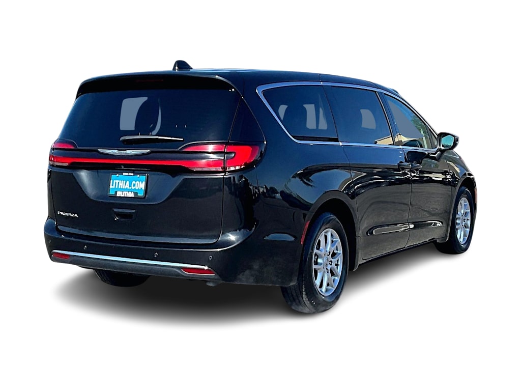 Thumbnail: 2023 Chrysler Pacifica - 20