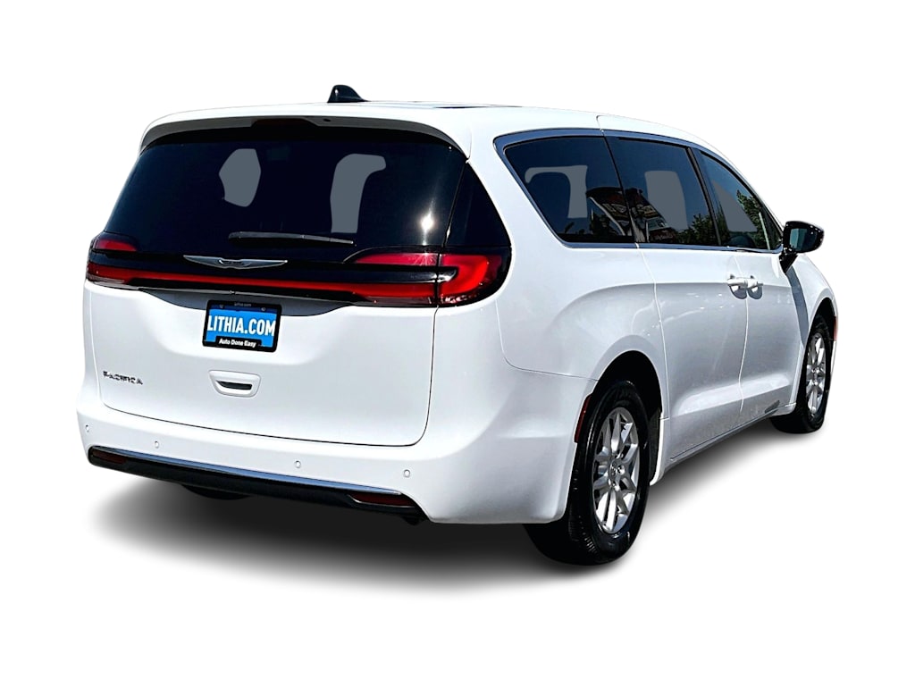 Thumbnail: 2025 Chrysler Pacifica - 24