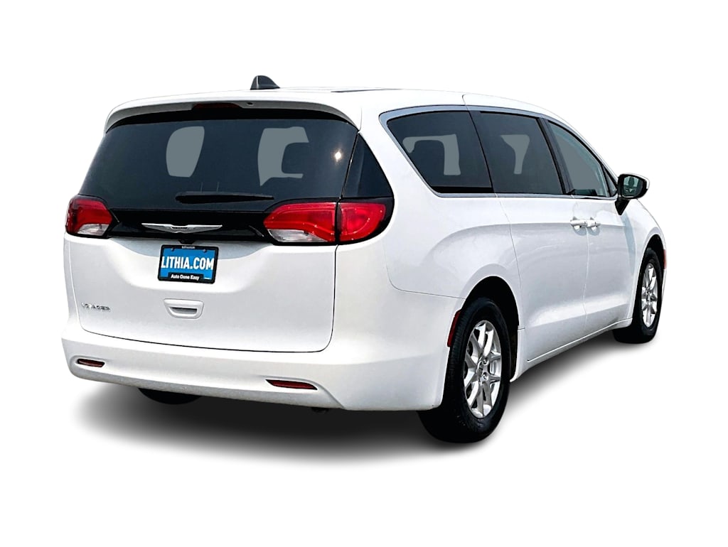 Thumbnail: 2023 Chrysler Voyager - 23