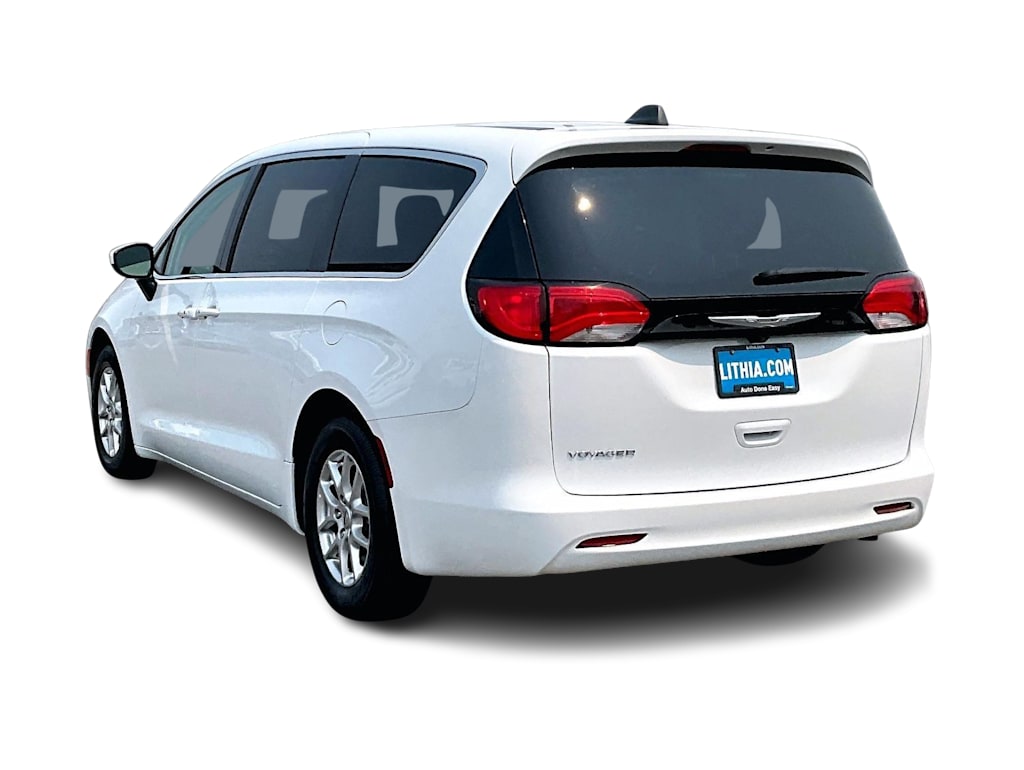 Thumbnail: 2023 Chrysler Voyager - 4