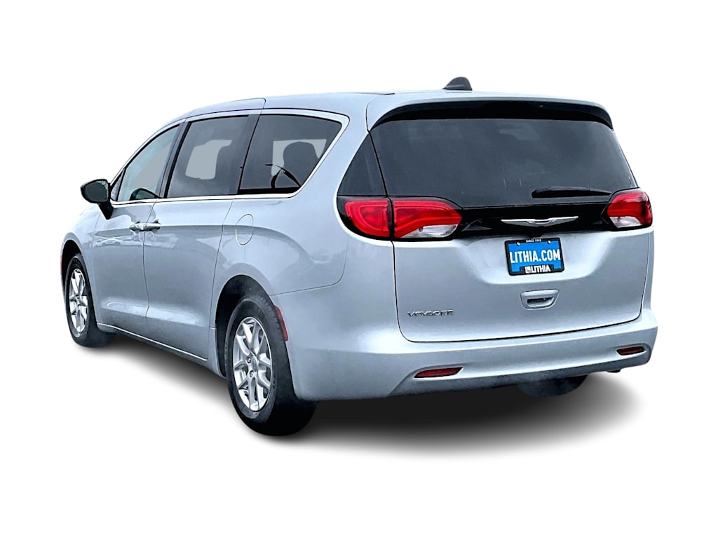 Thumbnail: 2024 Chrysler Voyager - 4