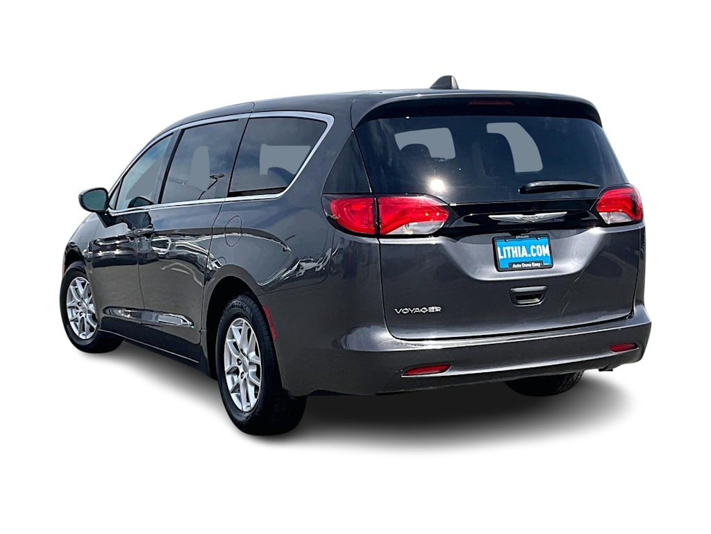 Thumbnail: 2023 Chrysler Voyager - 4