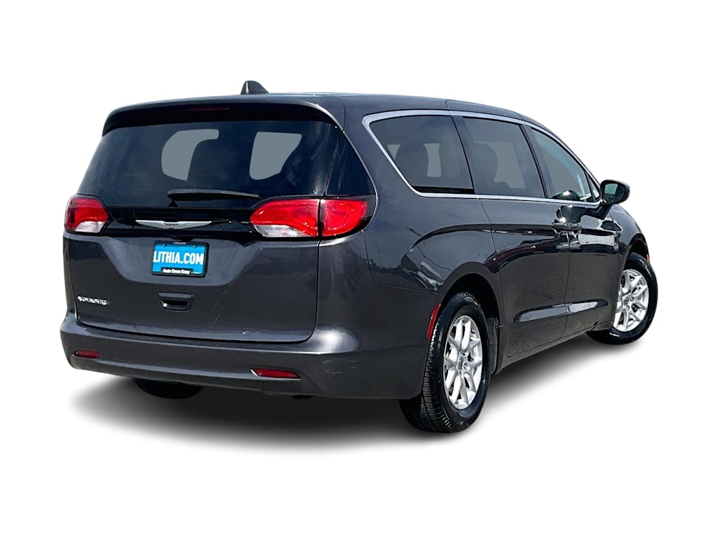 Thumbnail: 2023 Chrysler Voyager - 23