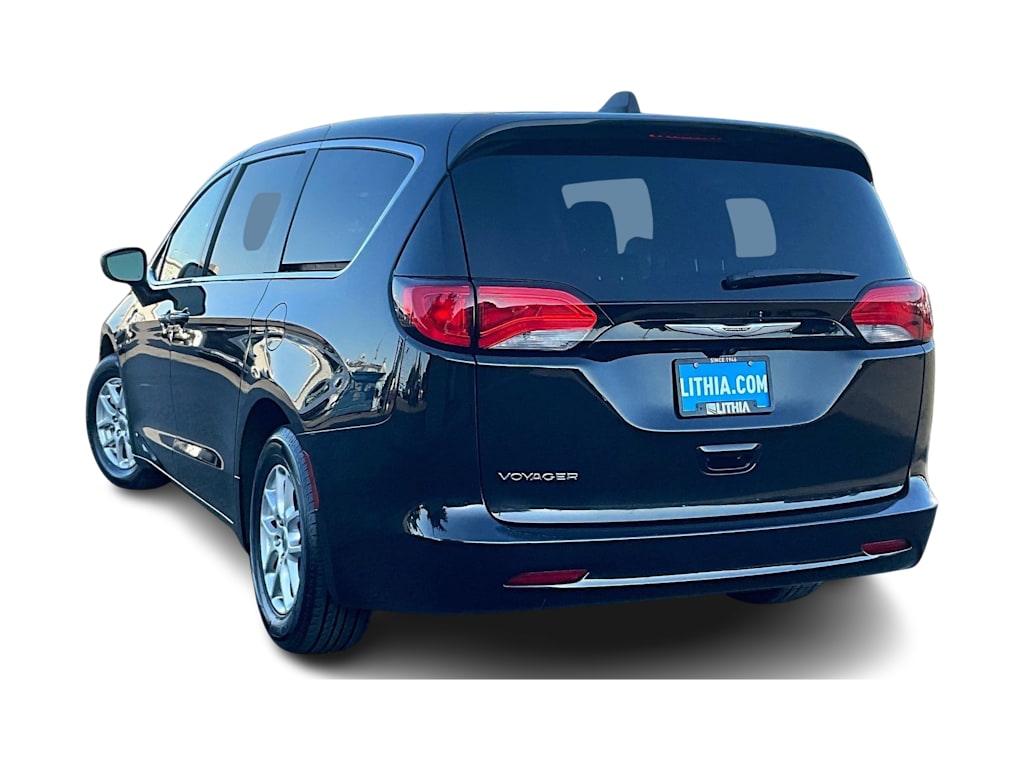 Thumbnail: 2023 Chrysler Voyager - 4