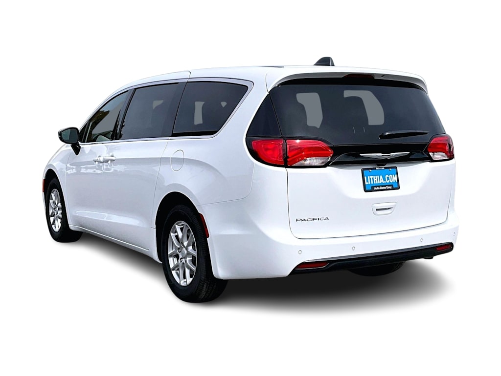 Thumbnail: 2027 Chrysler Pacifica - 4