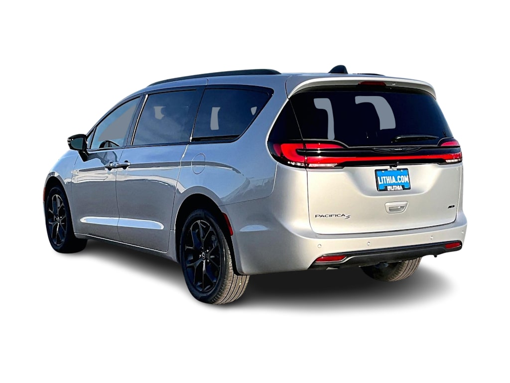 Thumbnail: 2026 Chrysler Pacifica - 4