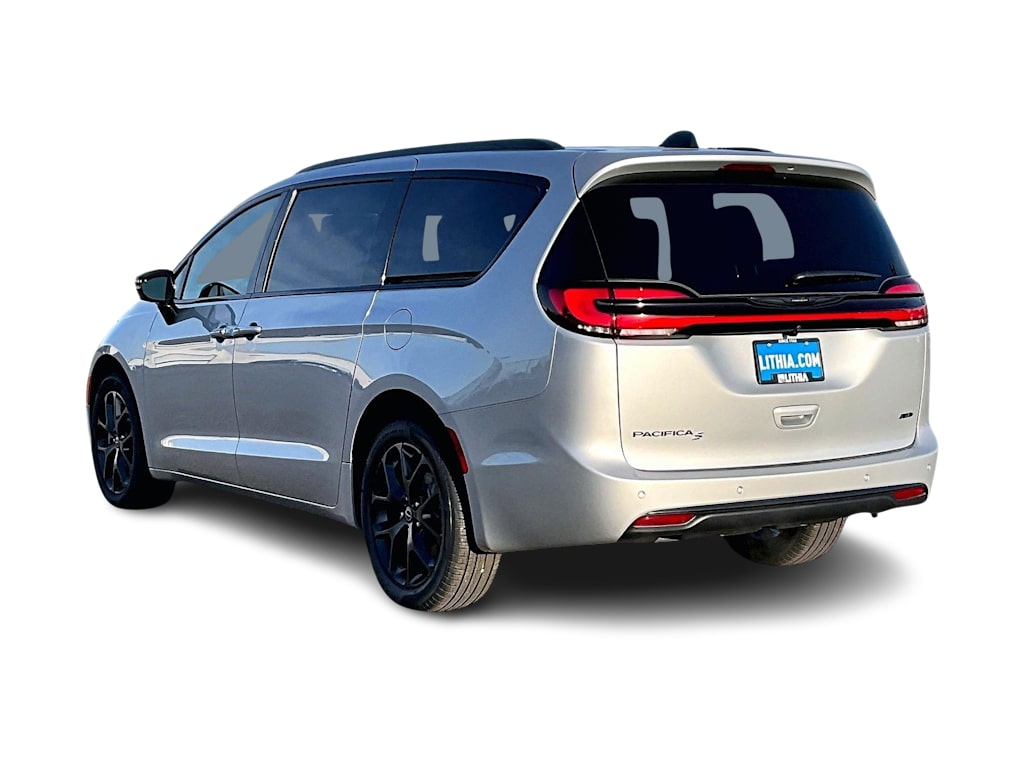 Thumbnail: 2026 Chrysler Pacifica - 4