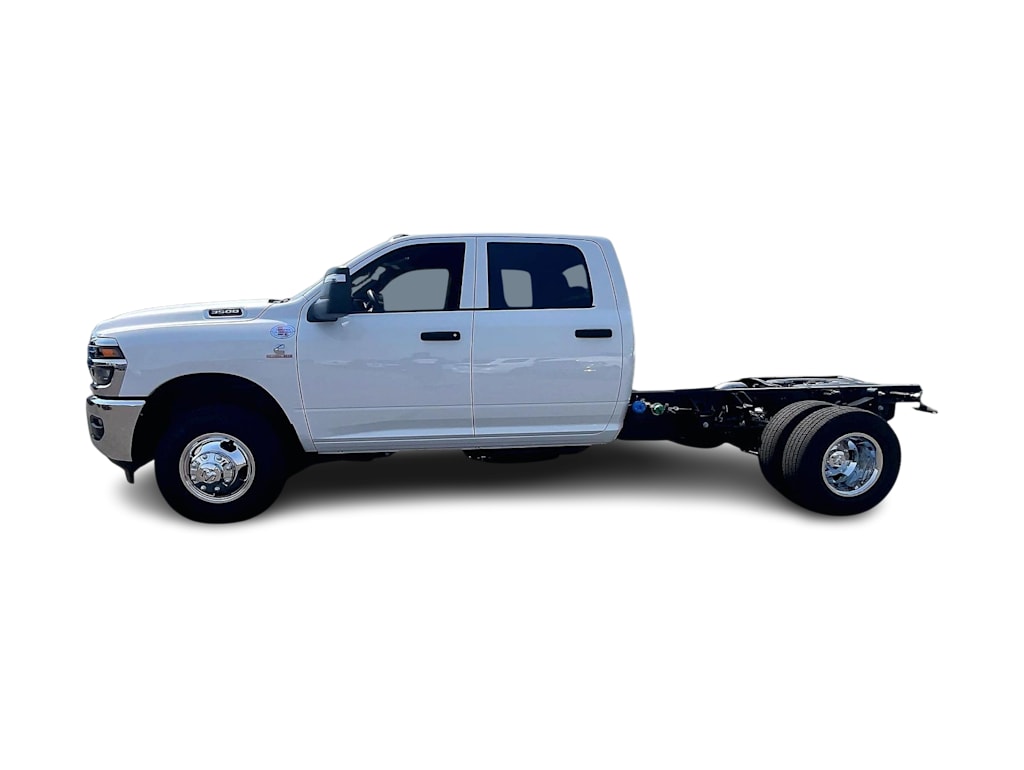 2026 RAM 3500 Chassis Tradesman - Photo 3