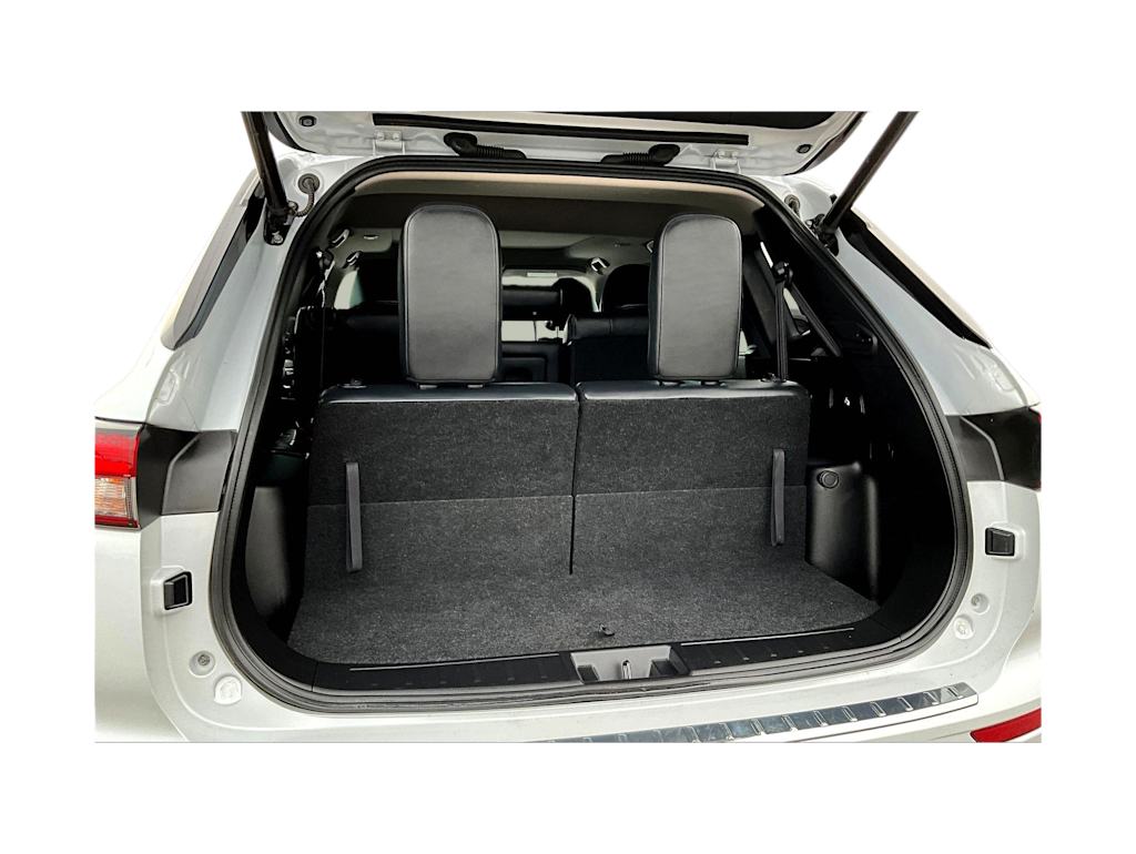 Thumbnail: 2023 Mitsubishi Outlander - 19