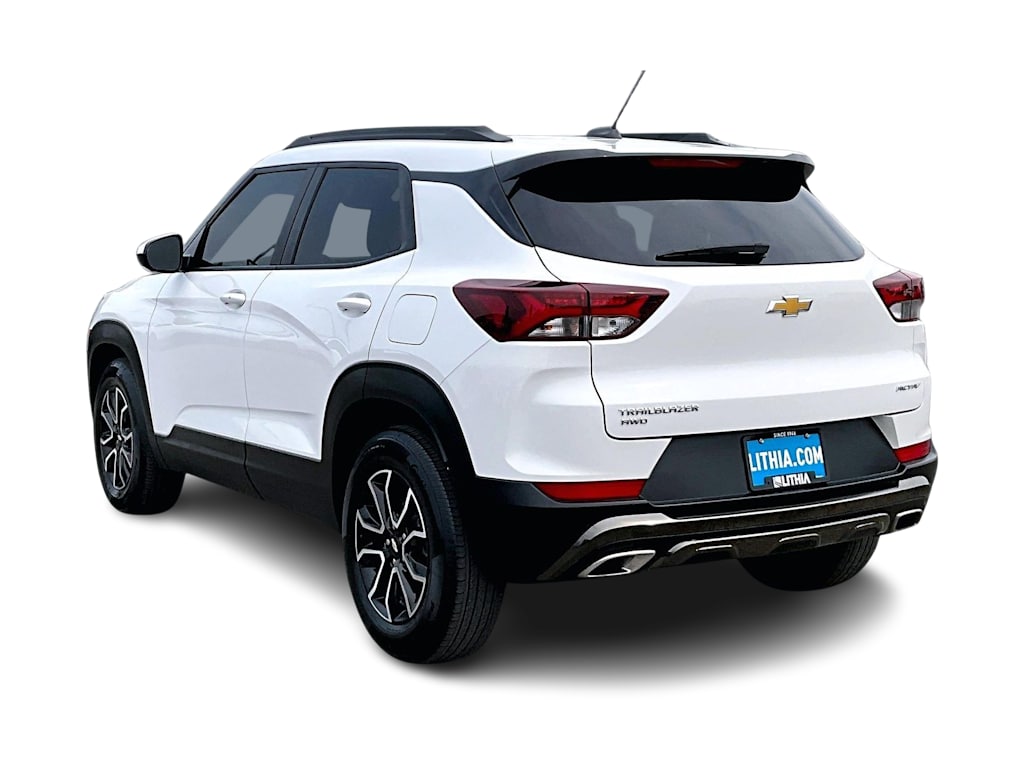 Thumbnail: 2023 Chevrolet TrailBlazer - 4