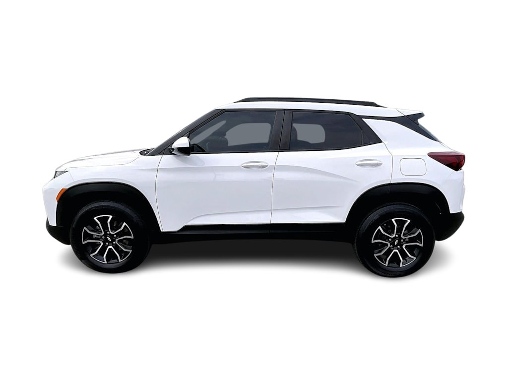 Thumbnail: 2023 Chevrolet TrailBlazer - 3