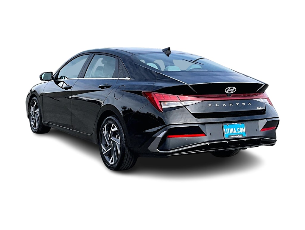Thumbnail: 2024 Hyundai Elantra - 3