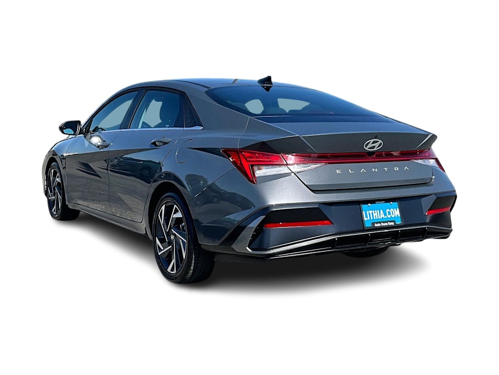 Thumbnail: 2025 Hyundai Elantra - 4
