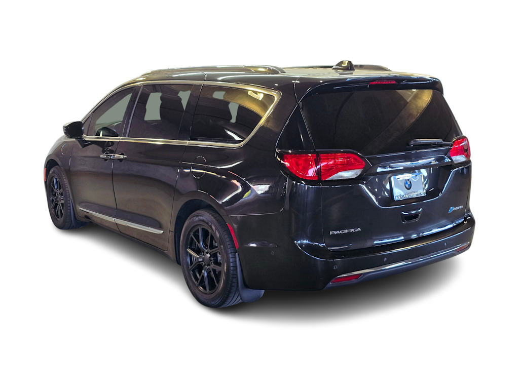 Thumbnail: 2018 Chrysler Pacifica - 4